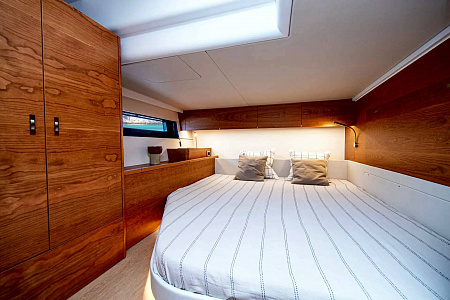 Парусная яхта Hanse 590